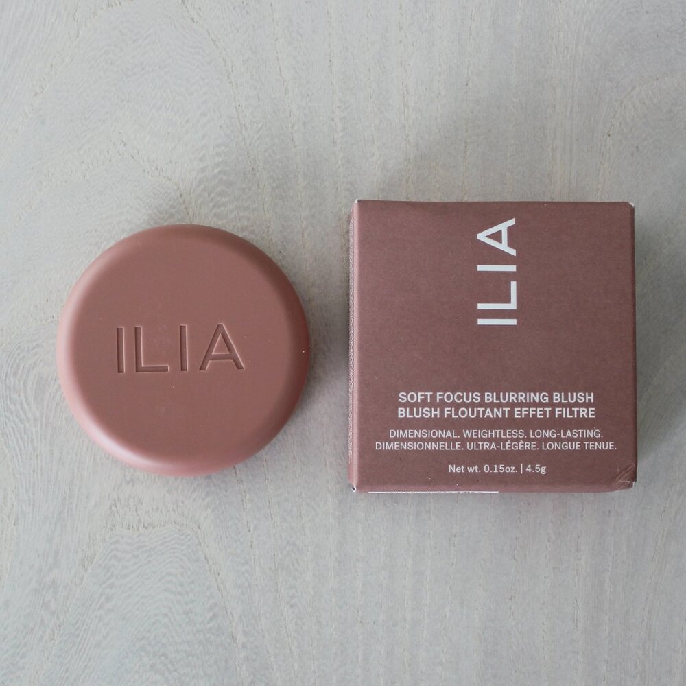 NEW ILIA Soft Focus Weightless Blurring Blush in Sensational Berry Rose Pink
